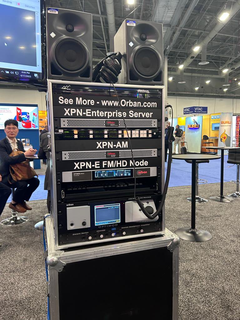 CastelBroadcast's tweet photo. Castel Telecomunicaciones presente en el NAB SHOW 2023, a través de la presencia de nuestro CEO, Cristian Castillo, instancia en la cual se reúnen diferentes marcas y empresas presentando sus productos estrellas y últimas novedades en el rubro de las telecomunicaciones. https://t.co/QWHjoA7VFw