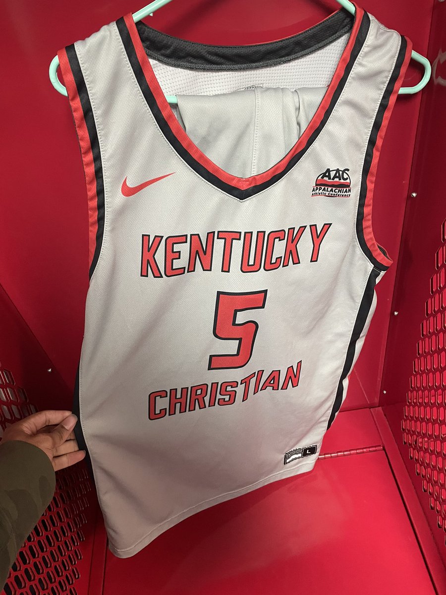 todd5dumphord's tweet photo. 👀👀👀👀👀👀❤️🤍KCU? #NOTCOMMITTED https://t.co/udGYH7zj2a