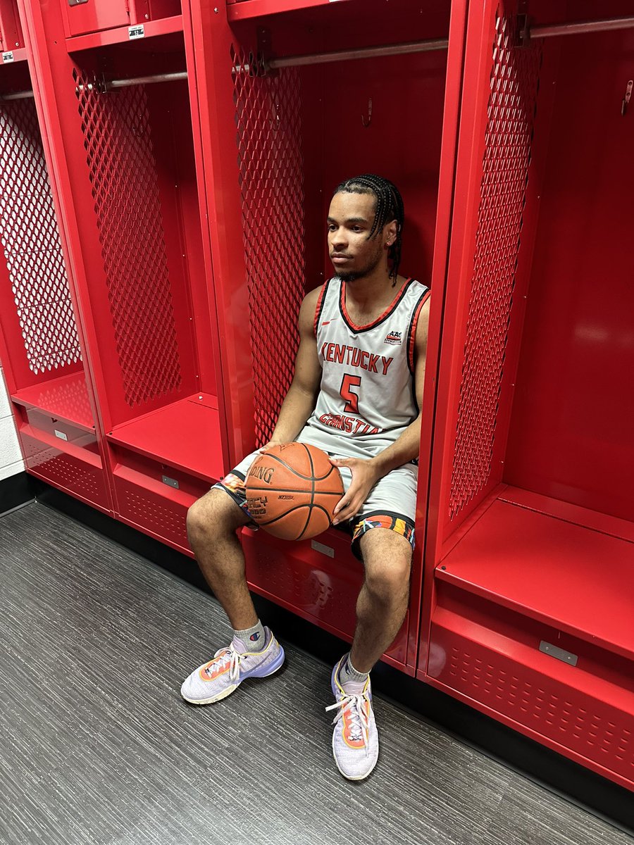 todd5dumphord's tweet photo. 👀👀👀👀👀👀❤️🤍KCU? #NOTCOMMITTED https://t.co/udGYH7zj2a