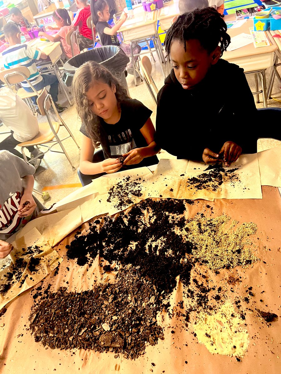 Miss Rains tweet media