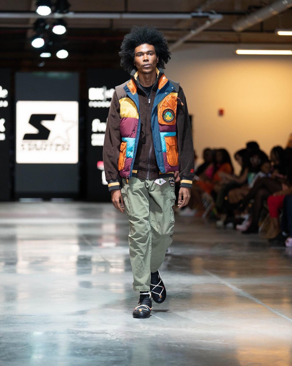 PrinceNegasi's tweet photo. Walked For @Starter  Clothing 

Celebrating “50 Years Of Hip Hop Fashion”

BKFW23 

@FashionWeekBK 

Agent: Fetch Model Management

Lovely Experience 

Follow Me on Instagram @PrinceNegasi 

#fwbk #nyfw #fashionweek #brooklynfashionweek #fetchmodels https://t.co/PSvKuVJT5V