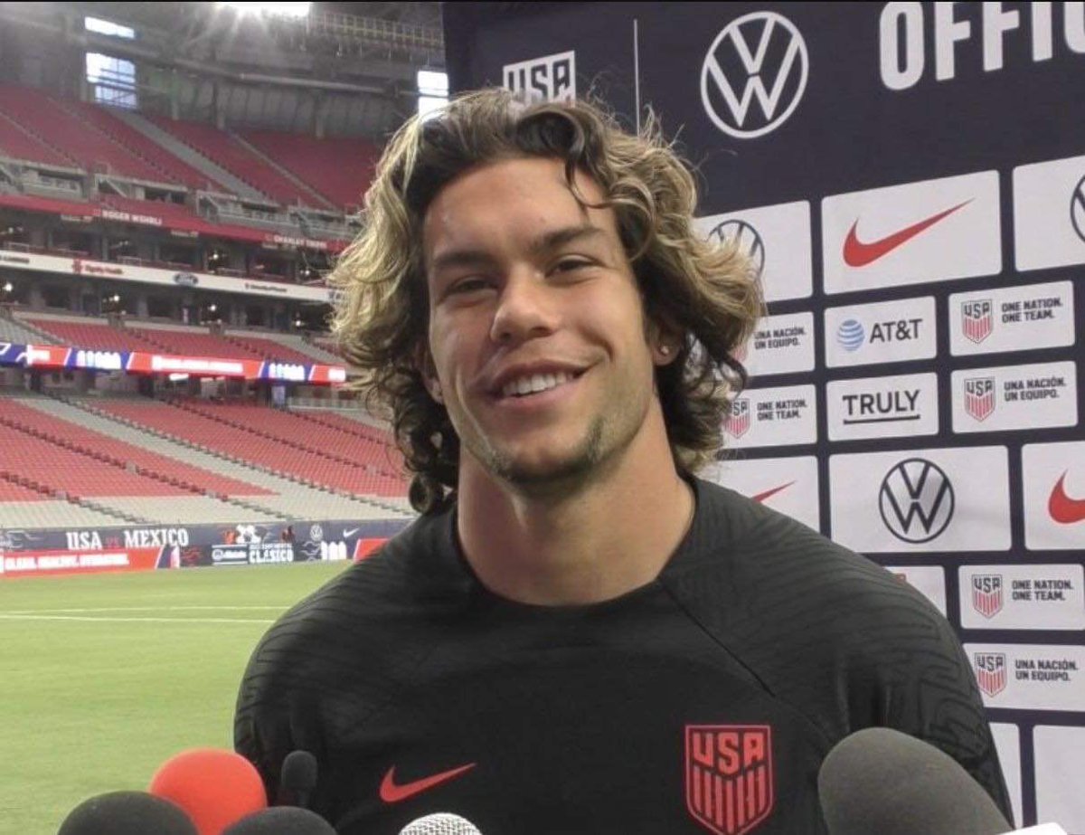 Locks of Cade tweet media