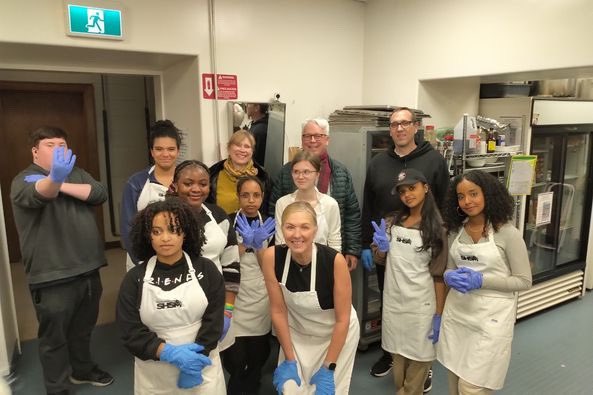 <a href="/OLOLCRUSADERS/">Our Lady of Lourdes</a> Staff and students &amp; other <a href="/WellingtonCath/">Wellington Catholic DSB</a> volunteers at tonight's Royal City Mission meal! It was historic 👉 the 1st time the students from the Hospitality &amp; Food courses joined their teacher and staff to serve the meal. Well done Crusaders!! 🙌 <a href="/WellingtonOECTA/">WellingtonOECTA</a>