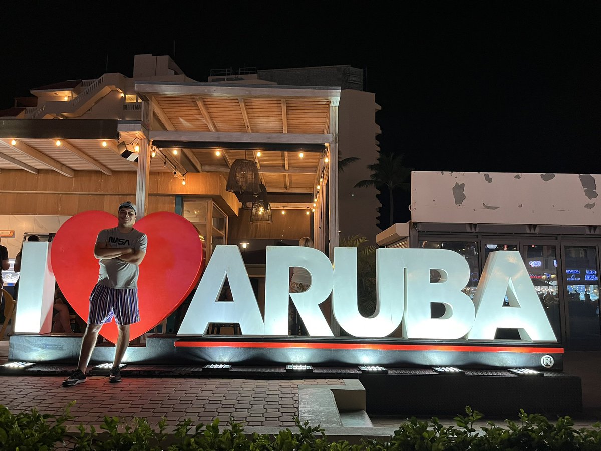 Luchito_POTES's tweet photo. Aruba 🇦🇼 fue una experiencia única y llena de muchas sensaciones al realizar el show. https://t.co/DIsLUW2Tok