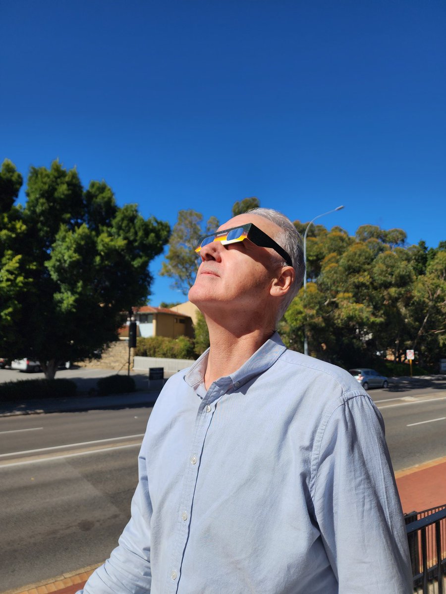 DrDavidHoney's tweet photo. Just under 20 minutes to the peak!
#PerthEclipse #SolarEclipse #Eclipse2023 #EclipseWA https://t.co/LQRRMViryX
