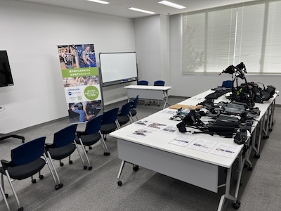 InnoMatrix's tweet photo. 【さがみはらロボット導入支援センター様と外骨格アシストスーツのタイアップセミナーを行いました！】
ご来いただいた皆様、誠にありがとうございました。
弊社では神戸デモセンターでの試着体験や出張デモ等も行っていますので、ぜひご相談ください。
https://t.co/WS52zjTL4Q https://t.co/B3KcbJ40zy