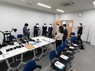 InnoMatrix's tweet photo. 【さがみはらロボット導入支援センター様と外骨格アシストスーツのタイアップセミナーを行いました！】
ご来いただいた皆様、誠にありがとうございました。
弊社では神戸デモセンターでの試着体験や出張デモ等も行っていますので、ぜひご相談ください。
https://t.co/WS52zjTL4Q https://t.co/B3KcbJ40zy