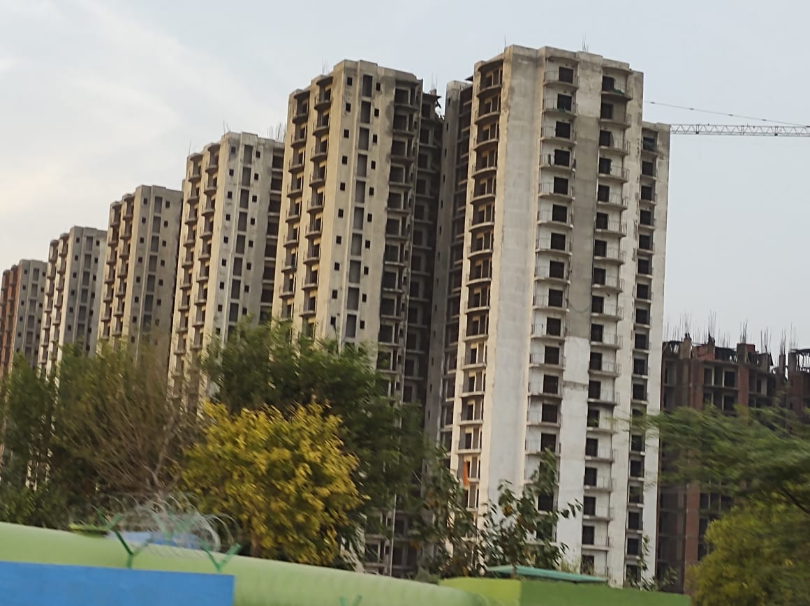 AshokKu01319382's tweet photo. @UPRERAofficial ये है गाजियाबाद अंतरिक्ष संस्कृति प्रोजेकट ,अभी तक रेरा एवं डीएम को ईसकी सीमा का पता नहीं ।प्रोजेक्ट गाजियाबाद मे है,और सील गौतमबुद्ध नगर डीएम ने की हुई है, 2014 मै घर देना था अभी तक पता नहीं https://t.co/GkzPnjOSir