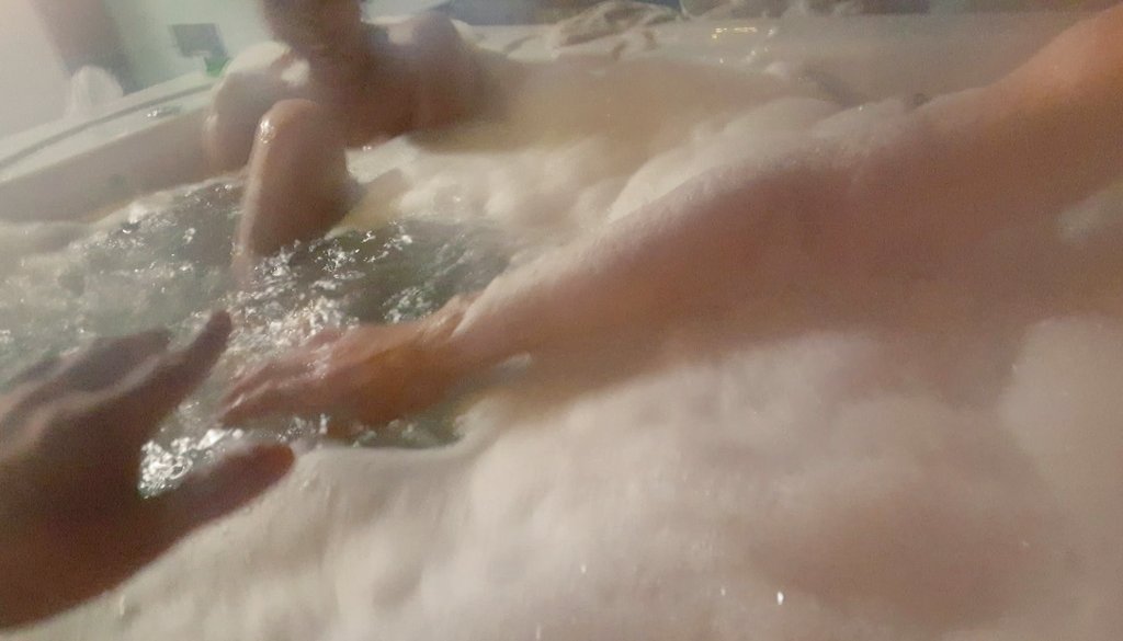 입실후 술한잔 하고 안마받고 스파
모텔의  풀코스네 ㅋ