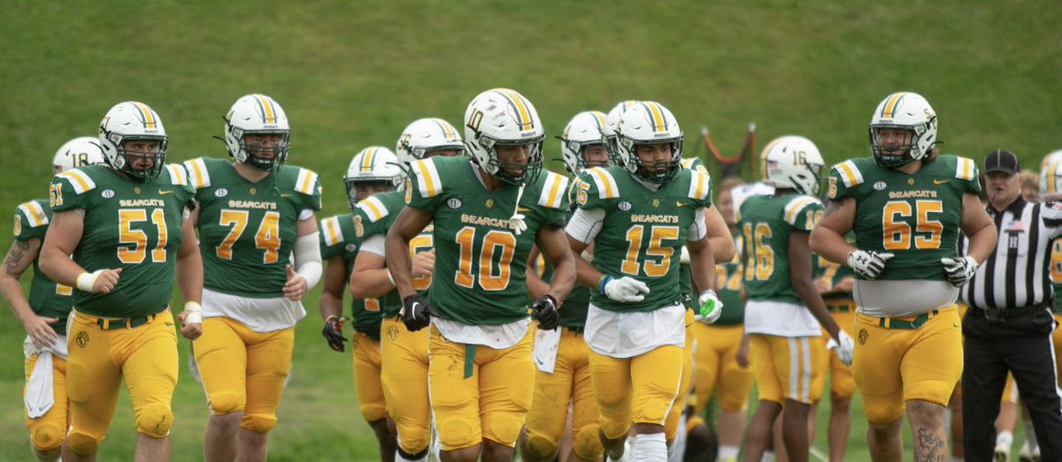 jevonwill9's tweet photo. After talking with coach @medeirosr23 I am blessed to receive a offer from SVC #bearcats https://t.co/nZqLMs0mEJ
