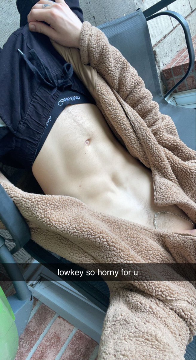 nathannjacobs's tweet photo. the dl quarterback at your school sends you this, wyd? https://t.co/HnVFzQ6N65 https://t.co/JthQRntzUa