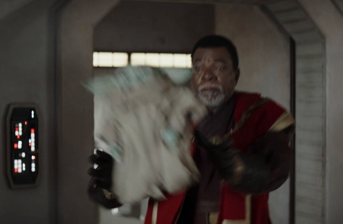 RachelLeishman's tweet photo. My favorite thing about this season of #TheMandalorian is when they would just fucking launch Grogu into the air. Baby boy flew everywhere https://t.co/6ZLmkCTEEu