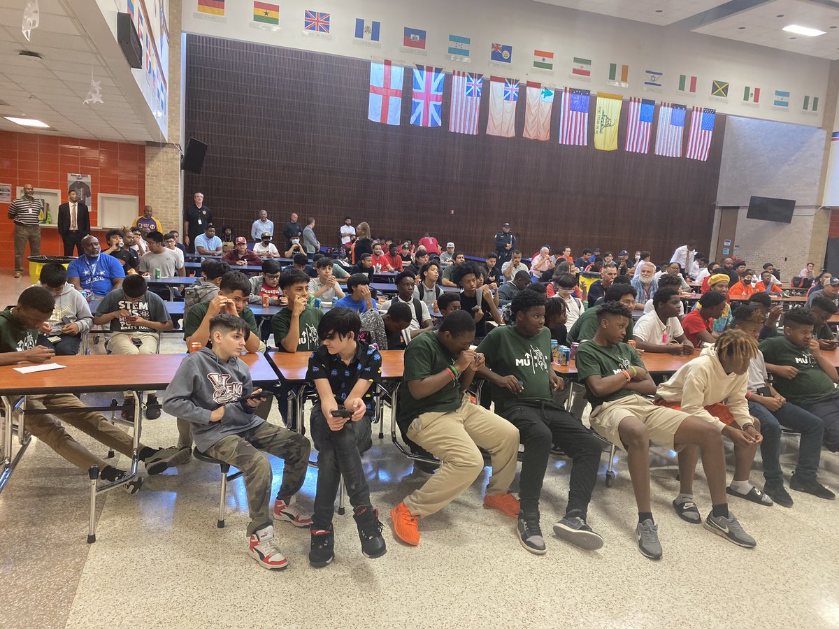 Mr_APelt's tweet photo. The Man Up! event at Olle Middle School was a huge success! Dr. Mays spoke about the importance of having mentors and being a mentor. What a turnout! @OlleMightyOwls @AliefISD @SkilesPrincipal @alief_rrd @mrsmmanderson https://t.co/tbwkW47FGX
