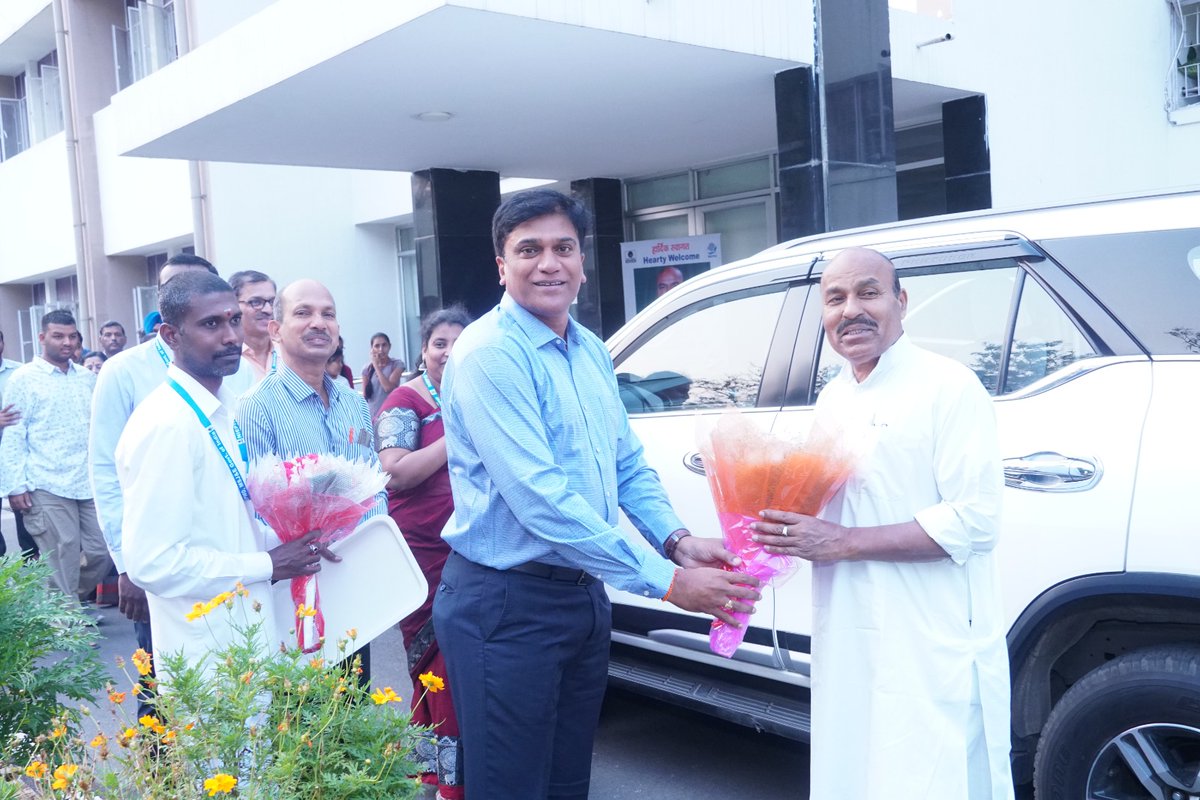 NIEPID's tweet photo. @Drvirendrakum13 Hon'able Union Cabinet @MSJEGOI visited #NIEPID, Secunderabad on 20.04.2023. Hon'able Cabinet Minister was welcomed by B.V.Ram Kumar Director, staff of NIEPID &amp; Divyang Children Special Education Centre.(1/4)
@socialpwds https://t.co/ScwmeeJJIZ