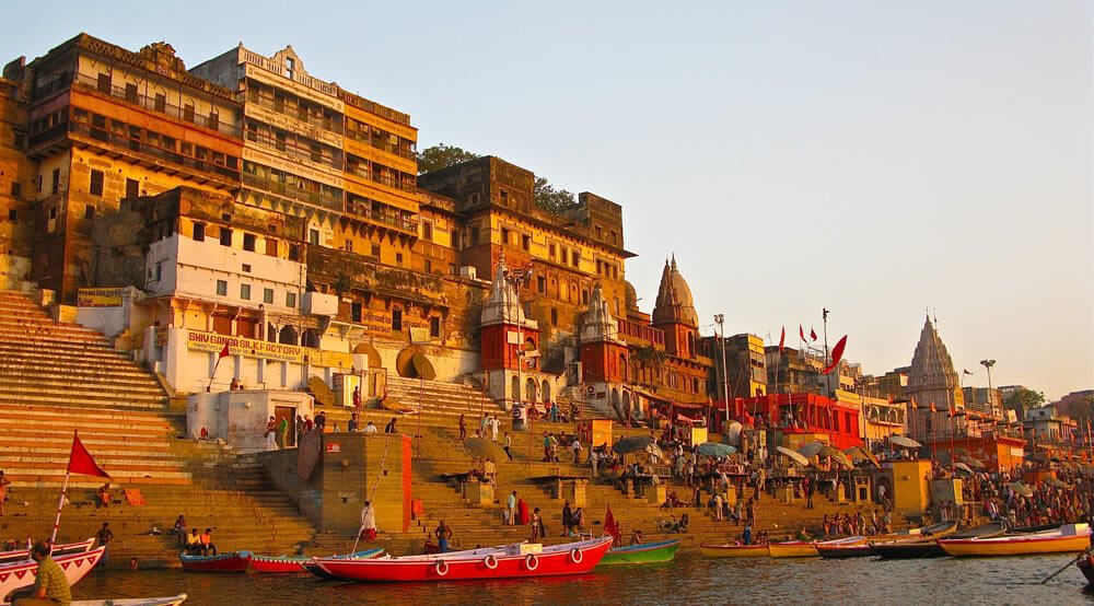 cleanganganmcg's tweet photo. The Ganga Ghats in Kashi, where history meets spirituality, the ancient meets the modern.

Ever Changing. Never Changing. Quintessential Kashi...

#Kashi #Varanasi #ganga #Travel #sacred #divinity #Serenity #spirituality #IncredibleIndia #heritage #DekhoApnaDesh  #NamamiGange https://t.co/HOPc3cAwzf