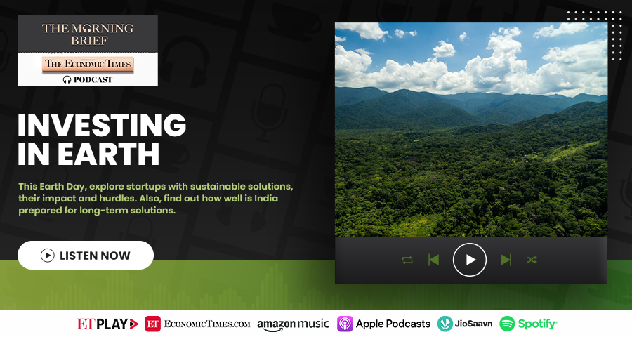 EconomicTimes's tweet photo. #MorningBriefPodcast: @Ajinkya_Dhariya, Founder &amp; CEO, @PadcareL, Anubhav Mittal, CEO &amp; Co-Founder. @ibanss2 &amp; @SatyajitMittal, Co-Founder &amp; CEO, @wearettodotcom discuss their sustainability solutions &amp; the difference it makes to our world.
🎧Listen now: https://t.co/2YdjiPxKYb https://t.co/FhlPdLLiwq