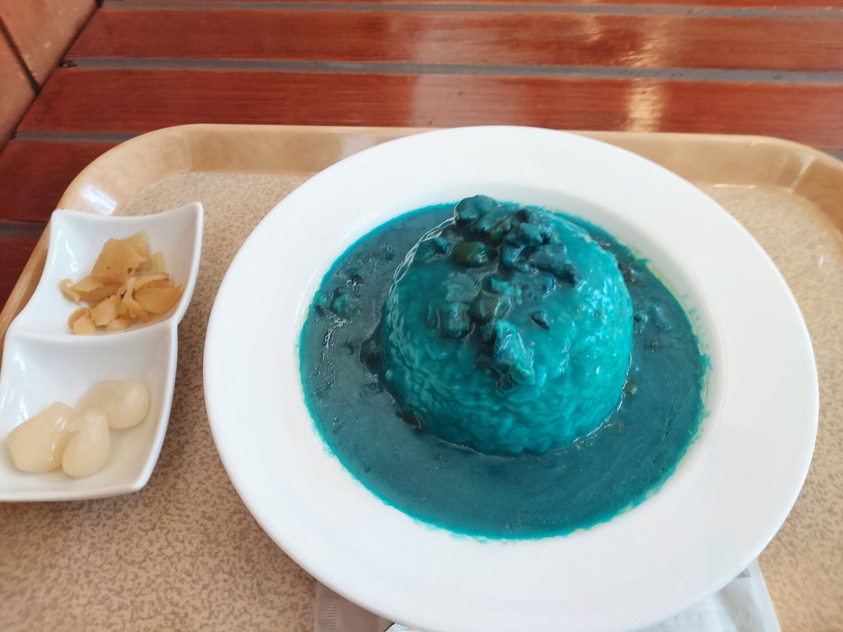 ネモフィラカレーを食す