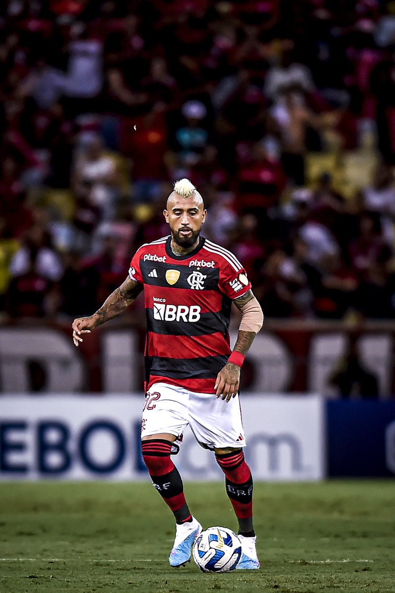 Feliz por volver a jugar y por el triunfo!!! 💪🏽🤴🏽🔥🙏🏽⚽️⚽️ @flamengo ❤️🖤 a seguir trabajando duro y con todo!!!👌💪🏽👍🏽