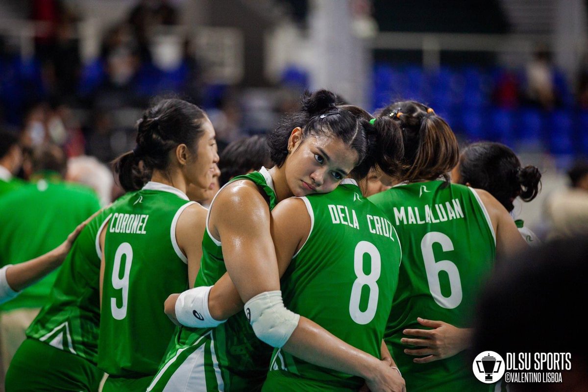 daintylumot's tweet photo. fifi will for sure miss her ate jols once she graduates :(( her safe space 💔 https://t.co/9RTAGWiyFK