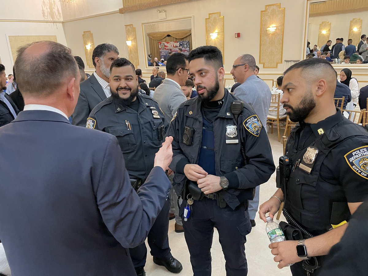 NYCPBA's tweet photo. Honored to support @MidTurkic for our 3rd Annual Interfaith Community Iftar to close out #Ramadan. This event is a reminder that cops *are* the community — many who broke the fast with us in vests & duty belts then headed back out to continue protecting our city. #WeNeedPolice https://t.co/dr3UyDbTpF