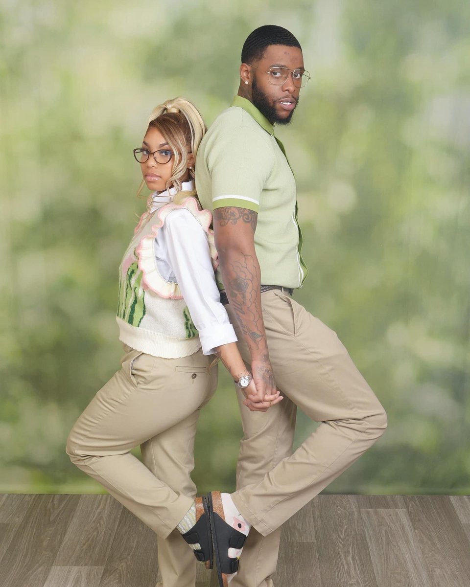 laceymorgbby's tweet photo. these pictures were so cute &amp; the poses cracked me up 😂😂😂 i definitely have them saved to remake https://t.co/UXAjAJQG9a