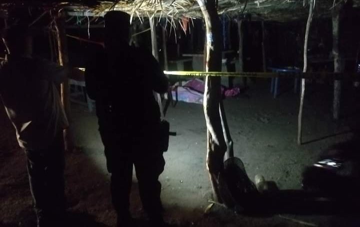eccosv's tweet photo. #Nacionales | La noche de este miércoles  Madre e Hijo, fallecieron luego ser impactados por un Rayo en el Lago de Guija en Metapan. 

Las víctimas fueron identificadas cómo Lorena del Carmen Cornejo de 34 años y Raúl Steven Cornejo de 16 años https://t.co/XQDZAdyYOH