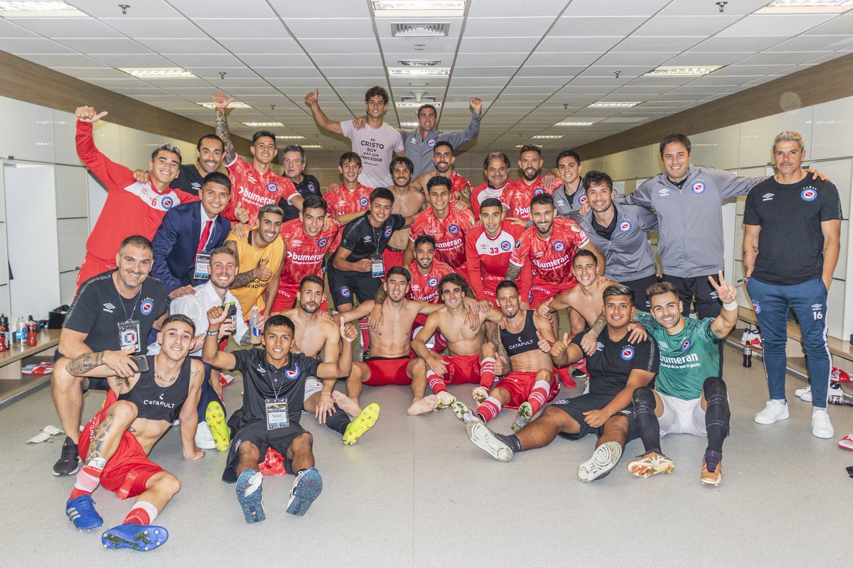 AAAJoficial's tweet photo. #AAAJ ✅️ Equipe vencedora 🏆
Bom jogo 😉 https://t.co/AXyc3sWgqR