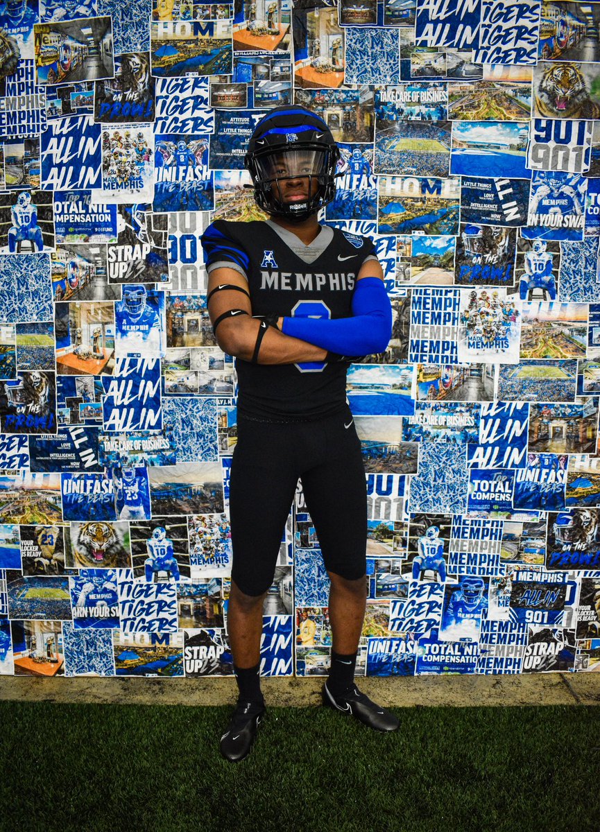 BrandonNich5's tweet photo. Enjoyed my time at spring practice with the hometown team and some teammates! @MemphisFB @CoachClark3 @RSilverfield @SamPopper_ https://t.co/SVRqMIkiwZ