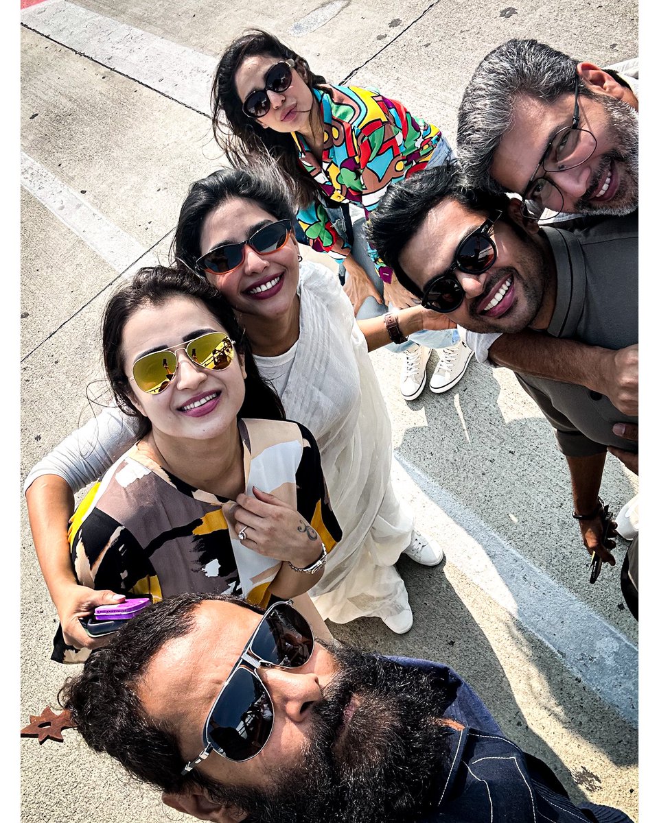 chiyaan's tweet photo. #ps2 #ps2tour .. on our way Kochiiiii!!! 😍💛 https://t.co/n2QMoBDlPO
