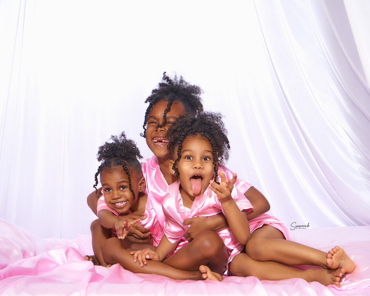 My life💕 I’d never take this for granted. Every moment spent im grateful for. I love them so DEEP. #mommygirls