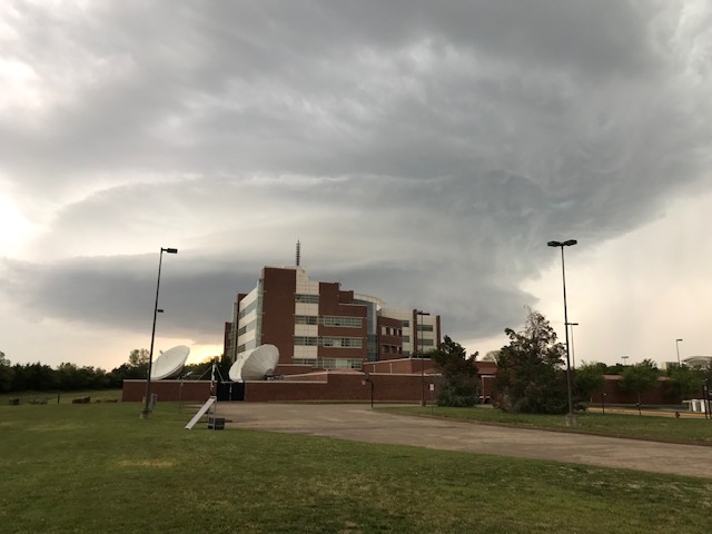 Earlier supercell west of Norman taken from the NWC.
#okwx #texomawx