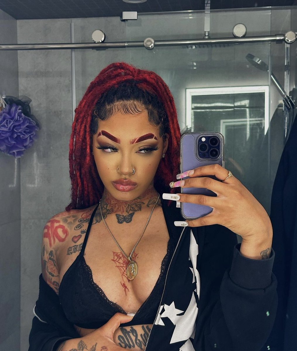 18_locs's tweet photo. 🖤🖤❤️❤️
•
📸: @shxkiraaa 👸
•
•
 #locs #longlocs #naturalhair #rahkneeshuh #thelocdmovement #thelocdcommunity #loccommunity #blackwomen #locnation #redlocs #locs_18 #locs_18_pic https://t.co/ktpX7QCoph