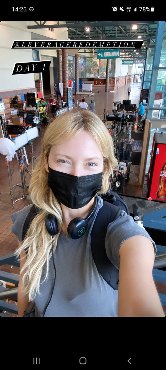 poremparker's tweet photo. @BethRiesgraf i mean... She plays my comfort tv character so... 💜 https://t.co/MDAKc7YgN8