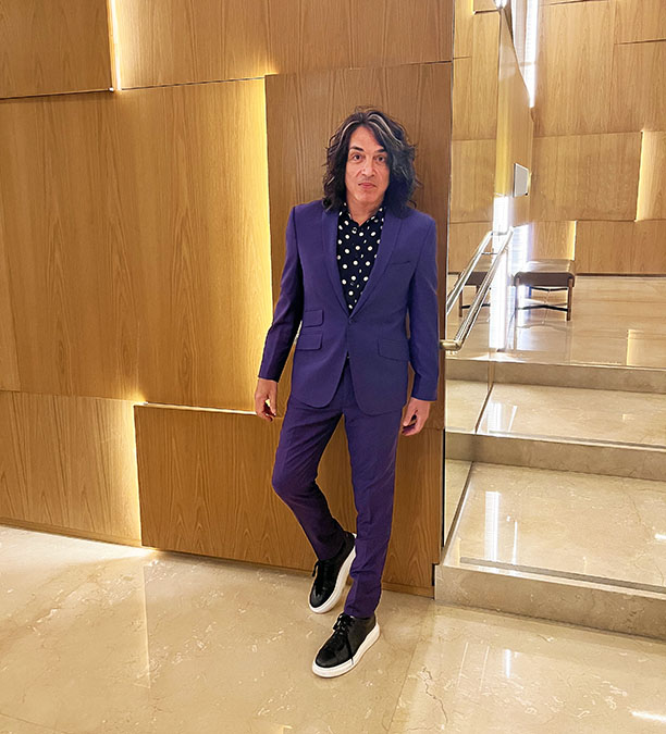 PaulStanleyLive's tweet photo. Night Off?? DINNER OUT!! https://t.co/HYfoHtj4fB