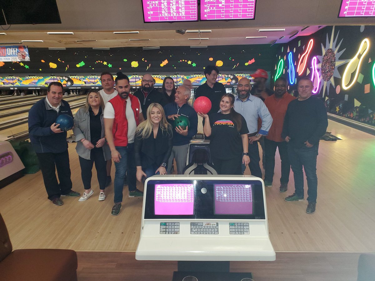 Intelisys Employee Appreciation Event 

Bandwidth &amp; Bowling is the perfect combination. #IntelisysNation 
#PartnershipsMatter #SpectrumPartnerProgram