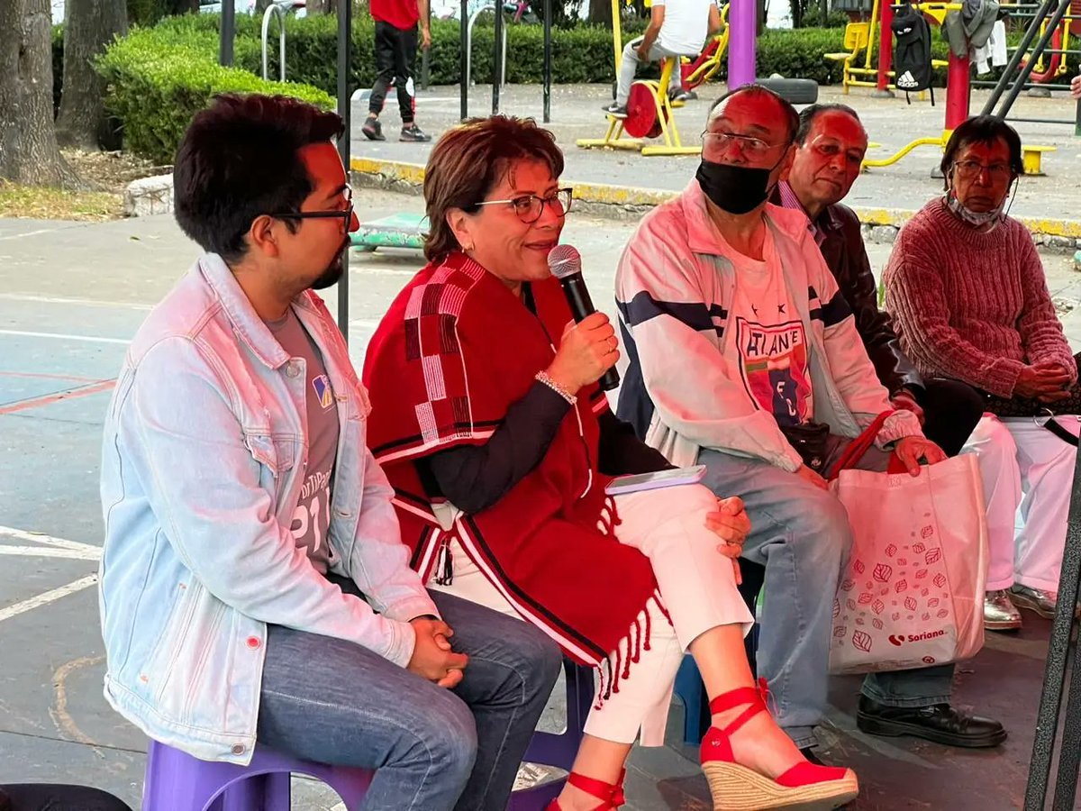 MarthaAvilaCDMX's tweet photo. Acudí a las colonias Banjidal y San Simón Culhuacán para informar sobre los resultados en mi labor legislativa, de representación y de gestión.
Les conté también sobre mi propuesta para que la alcaldesa Lía Limón y el alcalde Santiago Taboada sean investigados por posibles actos anticipados de campaña, luego de que el #PAN en el #CongresoCDMX pidiera que yo sea investigada por las asambleas que realizo en diversas colonias de #Iztapalapa, con el único fin de #RendirteCuentas✍️.
#MarthaAvila🦋
#MORENA
#4T
#sigamostransformandoIztapalapa💓🌸