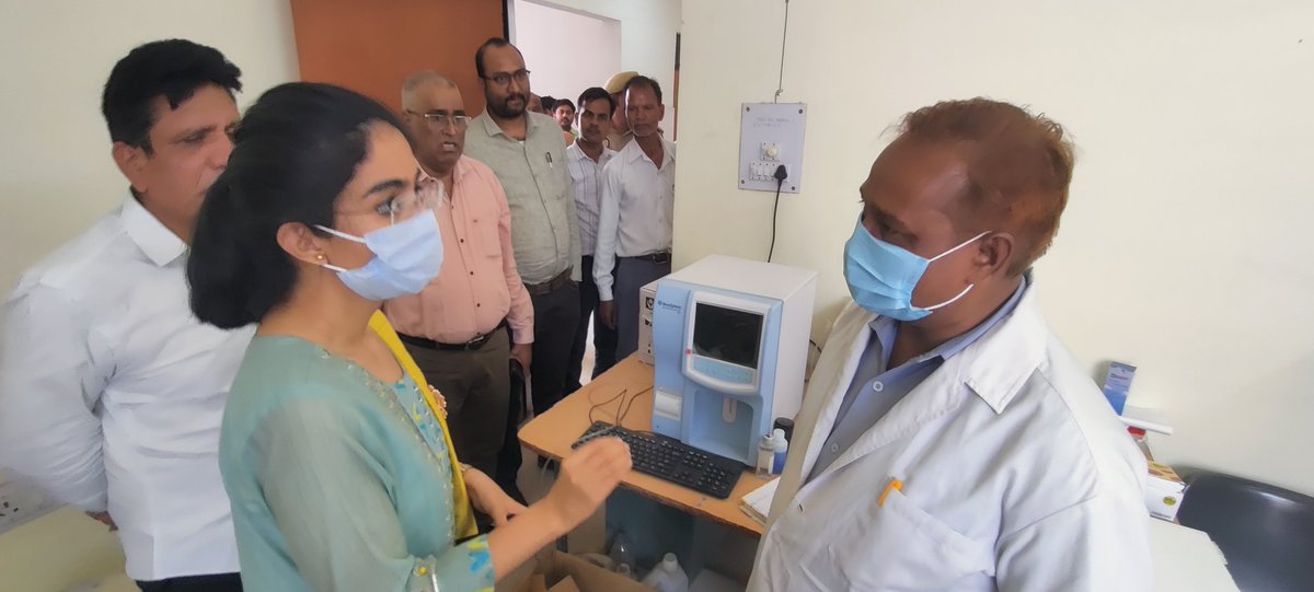 CdoKanpurDehat's tweet photo. मुख्य विकास अधिकारी ने सामुदायिक स्वास्थ्य केंद्र रूरा का औचक निरीक्षण किया एवं पंजीकरण कक्ष,दवा वितरण काउंटर, लेबर रूम, पैथोलाजी कक्ष, प्रशव कक्ष, सीवीसी मशीन व दन्त मशीन का जायजा लिया। @CMOfficeUP @InfoDeptUP @UPGovt @MinistryWCD @UPMahilaKalyan https://t.co/uTYEvsW2YH