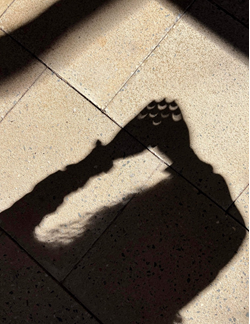 BiolSci_UWA's tweet photo. We’re enjoying the 2023 solar eclipse from the UWA Zoology building - PhD students @jess_hadlow, @MurleyMatilda , @annashortega, and @IsobelSewell   have discovered some creative ways to view the eclipse without equipment! https://t.co/FzUHEos5Ud