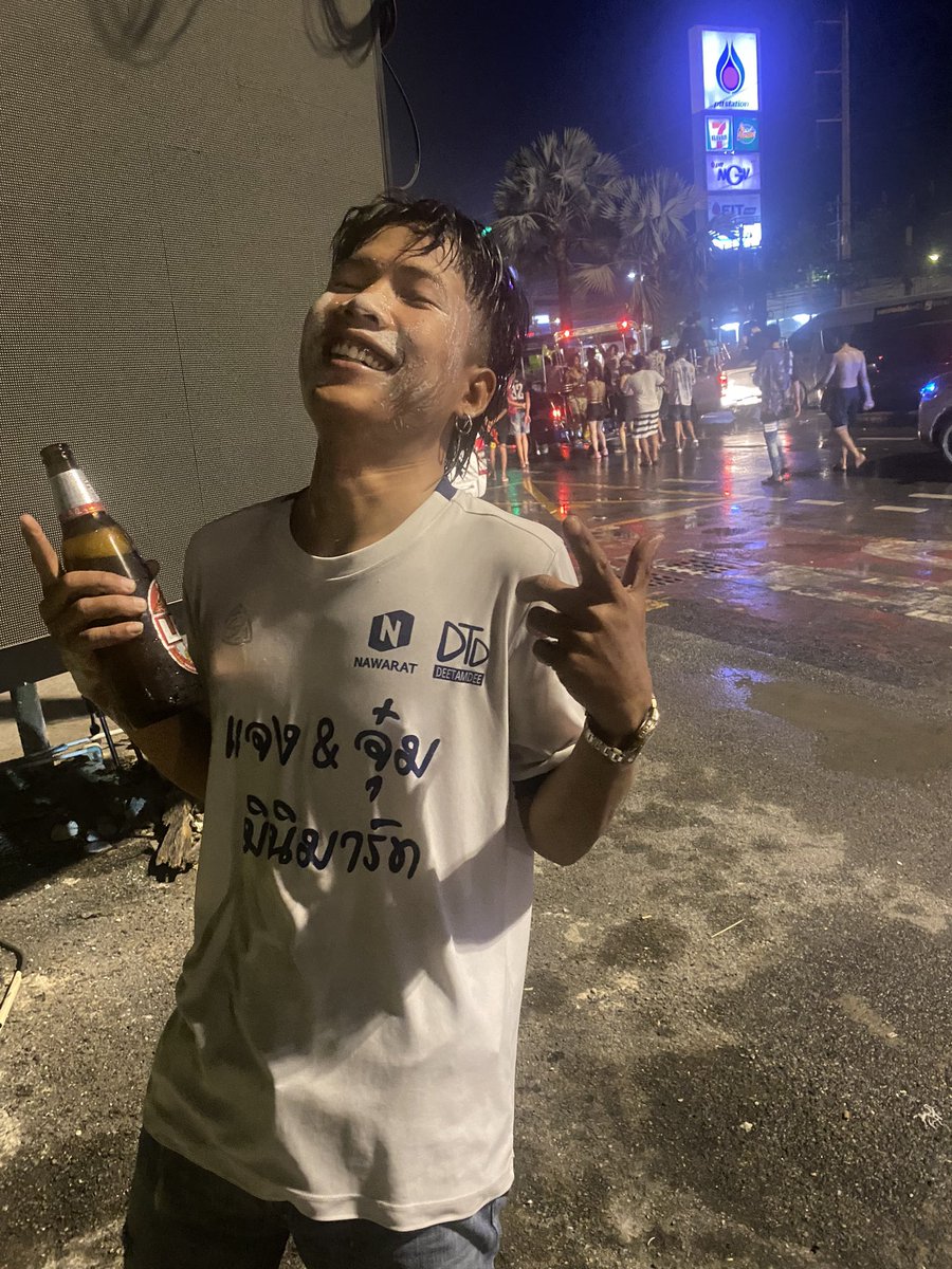 nirut_patcha's tweet photo. เรื่องของเมื่อคืน🤣  #พัทยา https://t.co/9OSay6ri2g