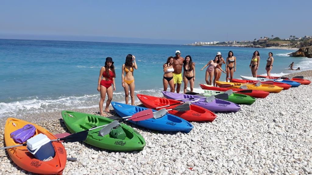 JoyMourani's tweet photo. Besoin d’un peu de fraîcheur ? #Kfarabida, dans le nord du liban donne l'opportunité à ceux qui n’ont pas peur de se mouiller de pratiquer le #kayak.
Sous le mandat français, la loi 144/S du 10 juin 1925 a garanti à tous les citoyens le droit d'accès à la mer.
#PatrimoineLiban https://t.co/9SZpt49Uvw