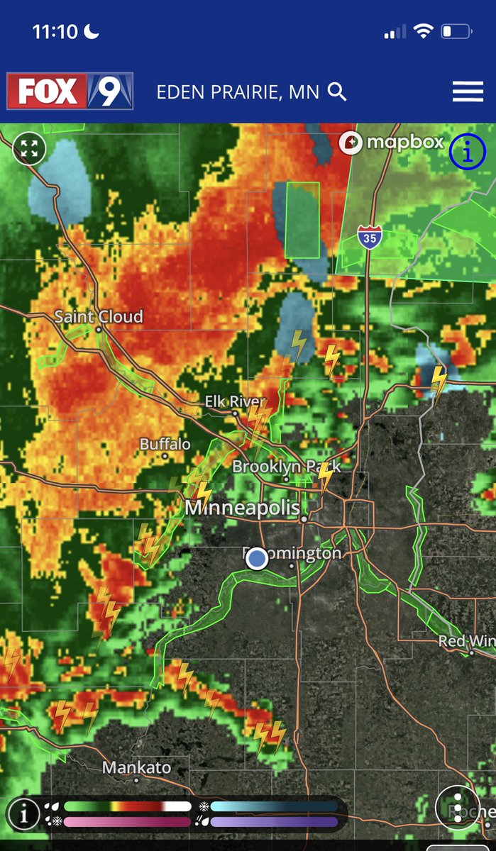 ian_leonard's tweet photo. Heavy rain, thunder/lightning and small hail…and it is 38 degrees. #springinminnesota @FOX9 https://t.co/odKVk8pUva