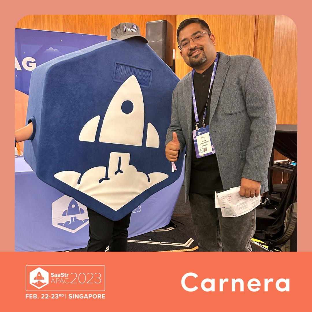 carnera_tech's tweet photo. Here's our CEO posing with Hexy at the SaaStr APAC event in Singapore.

#carnera #getcarnera #carneratechnologies #Saastr #SaastrAPEC #Singapore #SaaS https://t.co/r5Ov6H8kdG