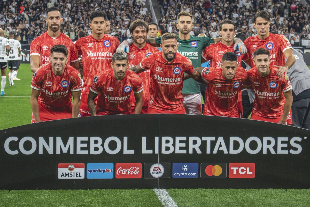 AAAJoficial's tweet photo. #AAAJ 🗣"Hoy se convirtieron en héroes"

ARGENTINOS YO VOY A TU LADO ❤️🔥🏆 https://t.co/zuFRMXpqYb