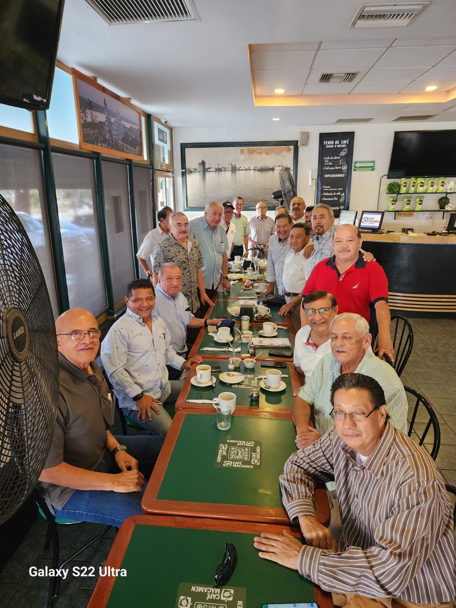 #Chetumaleños en #Cancún #QuintanaRooPrimero #PorUnaMismaIdentidad 
#ConcienciaCiudadana
#FraternidadMapache
"De Norte a Sur al servicio del Estado" 
De #BuenaMadera
#HagamosTodosTodoPorQuintanaRoo © #MBM <a href="/chetubien/">Comunidad Chetubien</a> <a href="/fermin_carrillo/">Fermín Carrillo</a>
<a href="/egreteccancun/">Fundación de Egresados y Amigos del TecNM</a> <a href="/enriqueoyromero/">Enrique Oy Romero</a> <a href="/egresadostec/">Asociación de Egresados del ITCH, A.C.</a>