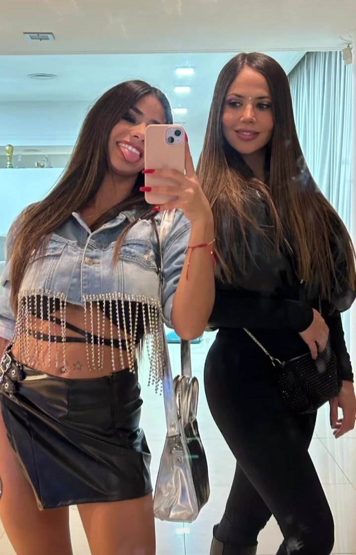 tamy_m12's tweet photo. Ellas siempre juntas ❤️ https://t.co/aSU4VFfzMJ