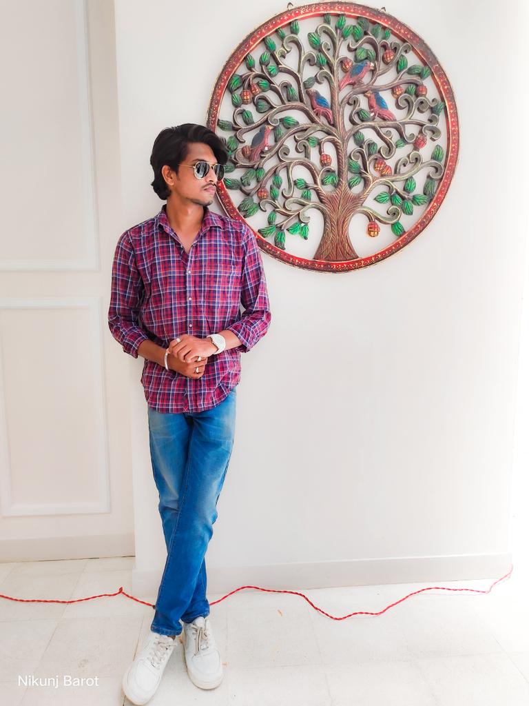 TheHappybhatia's tweet photo. मेरी आंखों में यही हद से ज्यादा बेशुमार है
तेरा ही इश्क तेरा ही दर्द तेरा ही इंतजार है ।
*
#the_hb #qoutespic #ankhe #ankheqoutes #najar #qoutesoftheday https://t.co/SepN2WbmBc