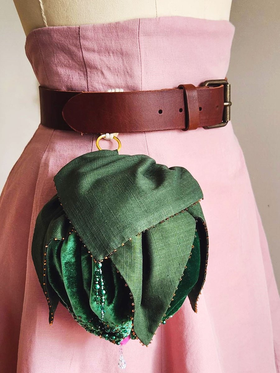 goodhunterdsign's tweet image. Magnolia pouches are now available at goodhunter.com.au! 🍃✨️