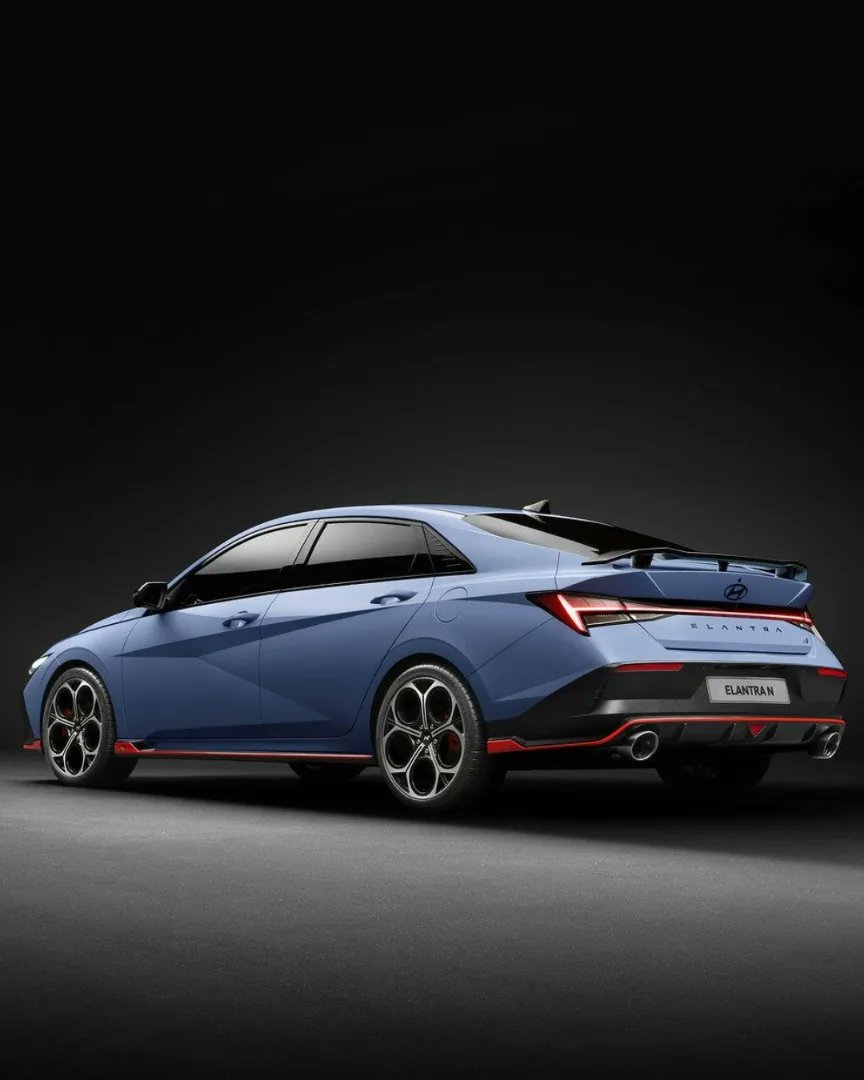 evoIndia's tweet photo. After introducing a facelift for the regular #Elantra in February, #Hyundai is presenting its updated N version at the 2023 #ShanghaiMotorShow. It gets an updated front fascia with sportier bumper, a larger black grille and New 19-inch wheels and black #N badging. https://t.co/g3e2xayzLv