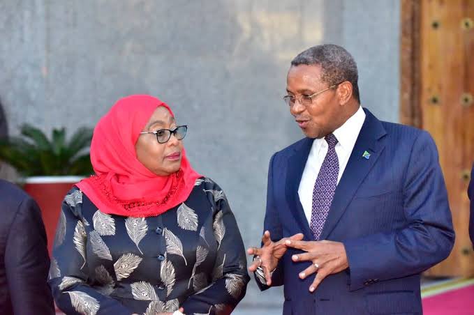 Sikia Kama Hawa-Drop Handle Hakuna KuwaFollow “ Akikufollow Unamfollow Back” Ndiyo Tunavyo inuana Wapwa!👇👊🤝