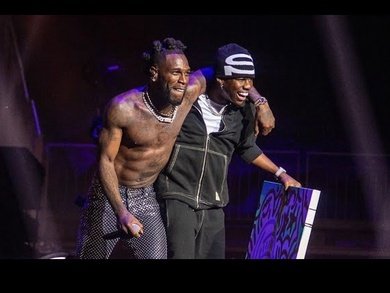 blaiirre's tweet image. He's had Rema, Ruger'on his concerts...he's featured Victony.. Jumped on asake. Black sheriff And buju's remix.. Gave teni her accolades. 
been seen chilling with mayorkun.. Seyi vibes.. Raman Jago.. Poco Lee